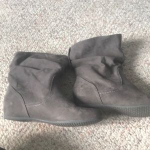 Gray slouch boots
